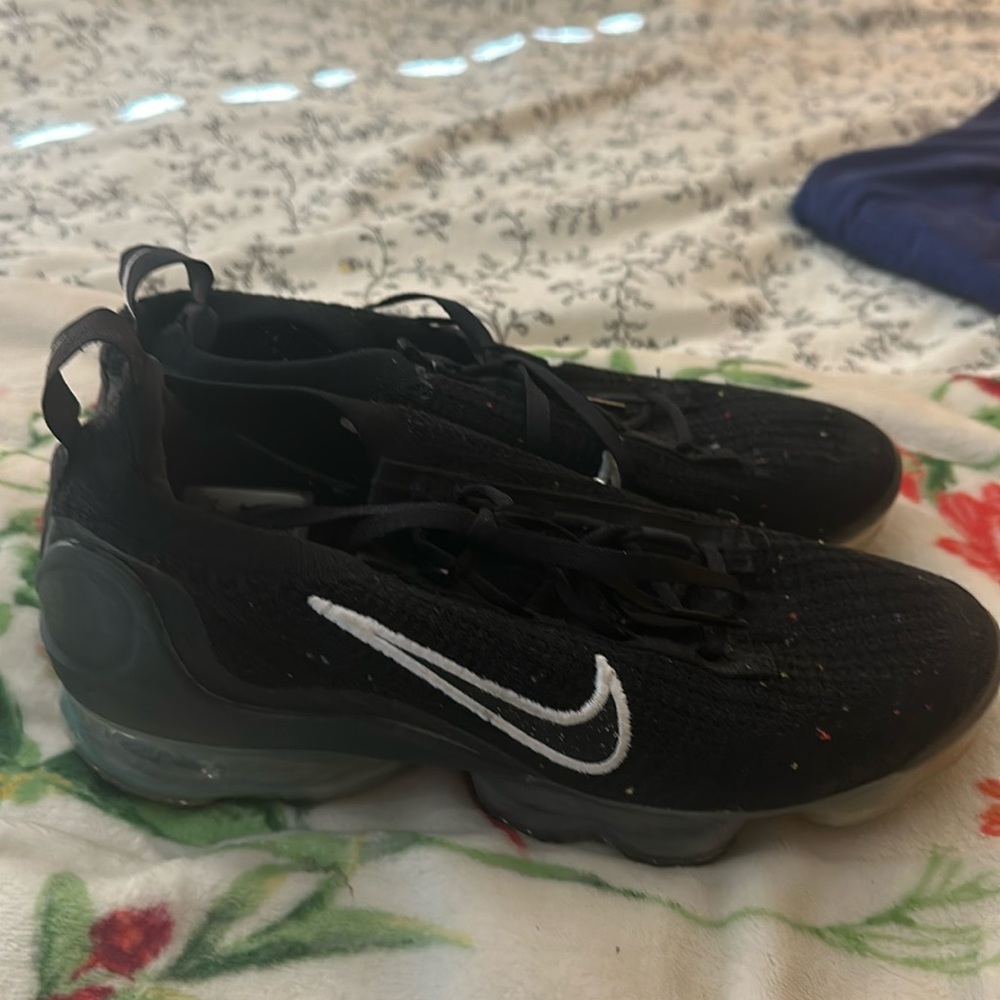 Women’s size 8 Nikes